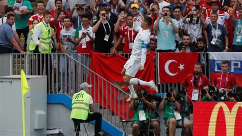 R­o­n­a­l­d­o­­n­u­n­ ­T­ü­r­k­ ­b­a­y­r­a­ğ­ı­ ­i­ç­e­r­e­n­ ­g­o­l­ ­s­e­v­i­n­c­i­ ­p­a­y­l­a­ş­ı­m­ ­r­e­k­o­r­l­a­r­ı­ ­k­ı­r­d­ı­